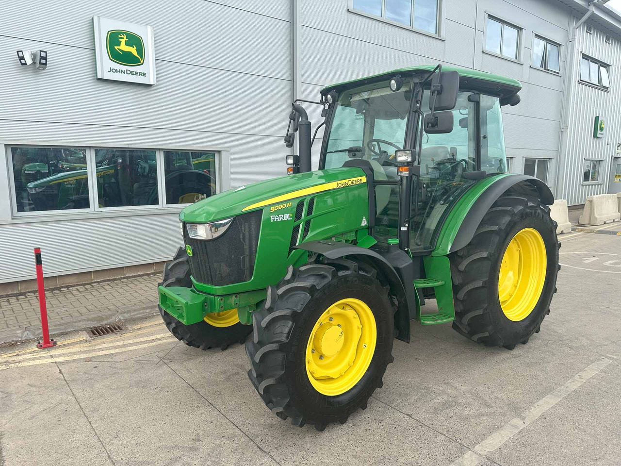 John Deere 5090M - Traktors: foto 1 John Deere 5090M - Traktors: foto 1