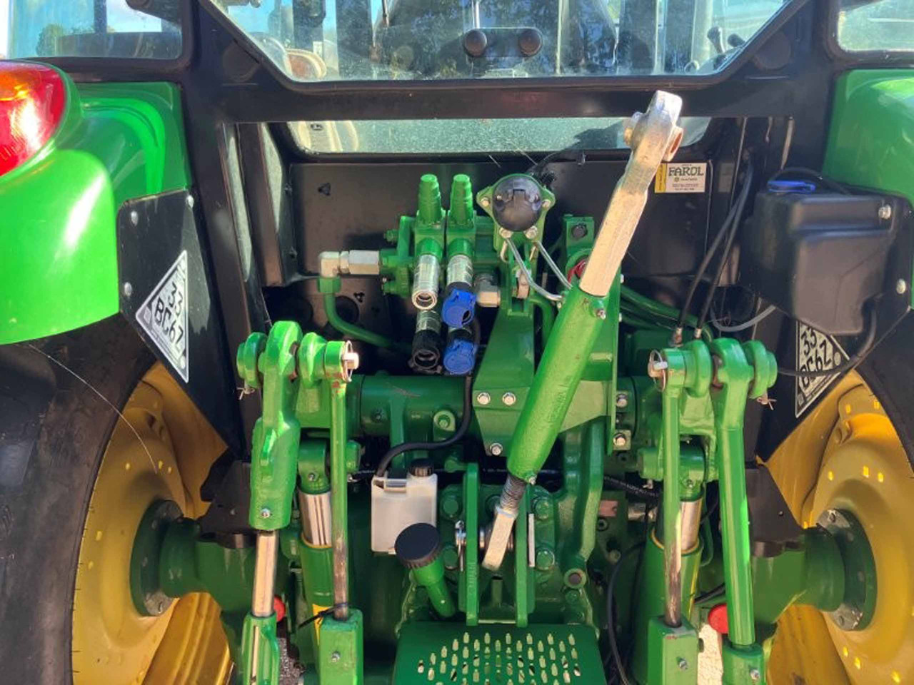 Traktors John Deere 5100M: foto 7