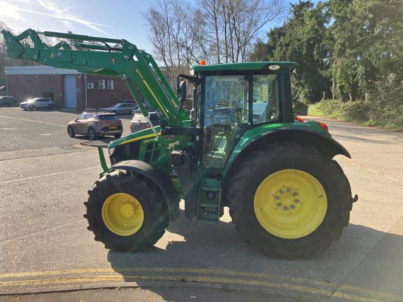 John Deere 6110M - Traktors: foto 2 John Deere 6110M - Traktors: foto 2