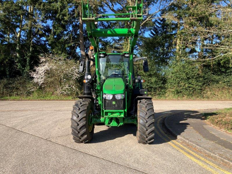 John Deere 6110M - Traktors: foto 3 John Deere 6110M - Traktors: foto 3