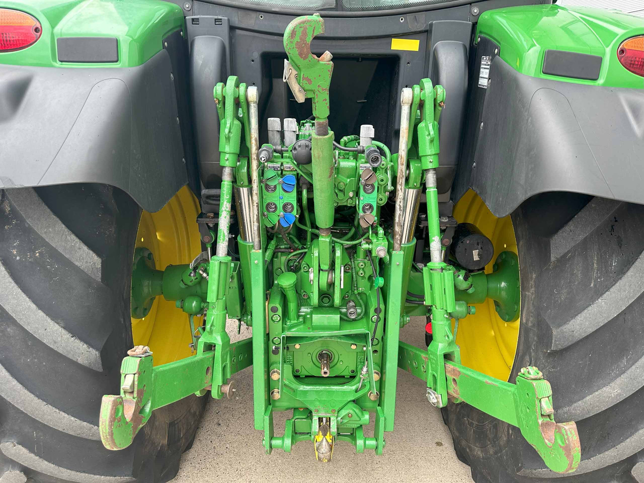 John Deere 6125R - Traktors: foto 4 John Deere 6125R - Traktors: foto 4