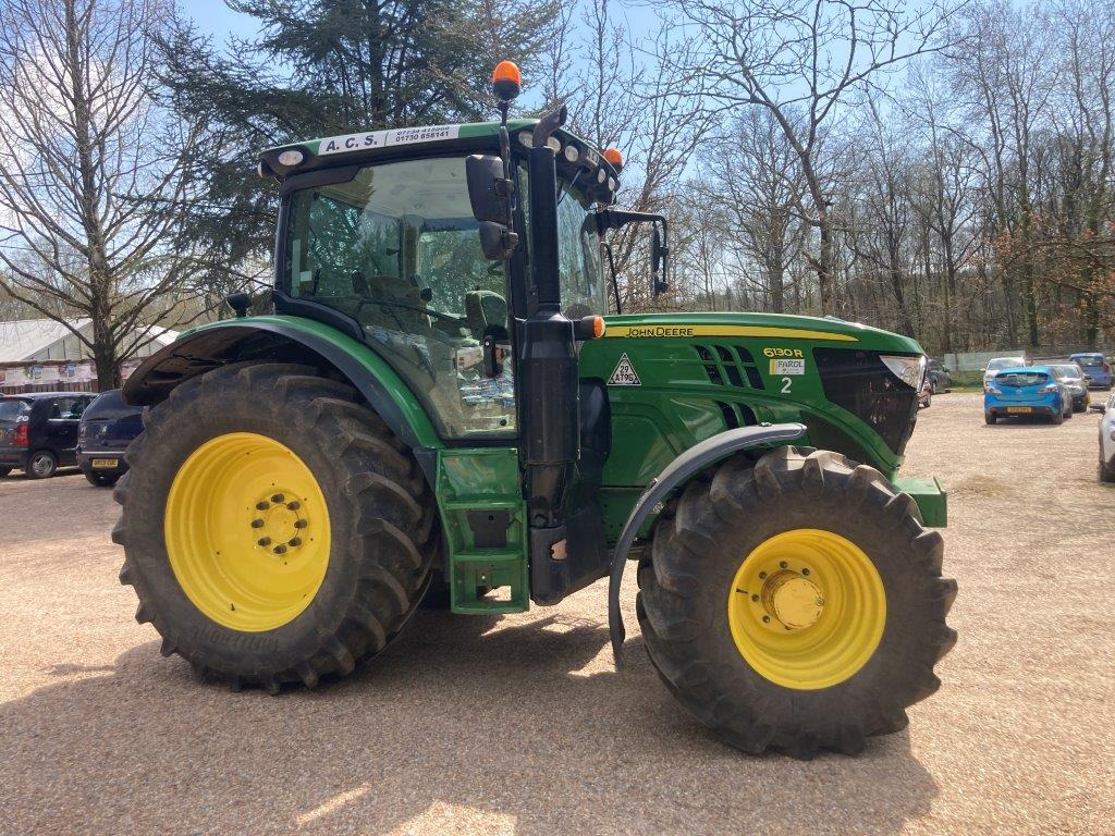 John Deere 6130R - Traktors: foto 1 John Deere 6130R - Traktors: foto 1