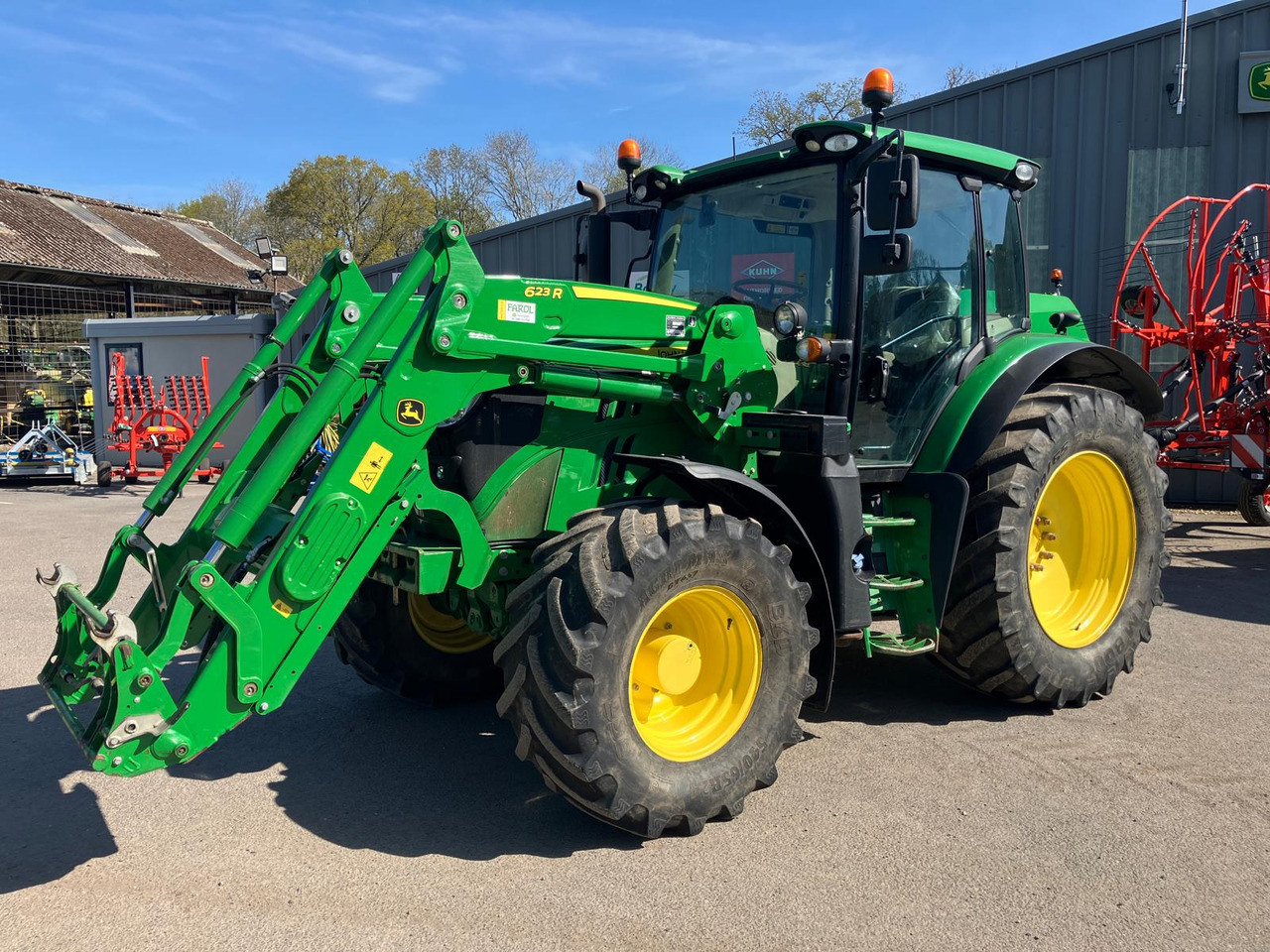 John Deere 6130R - Traktors: foto 1 John Deere 6130R - Traktors: foto 1