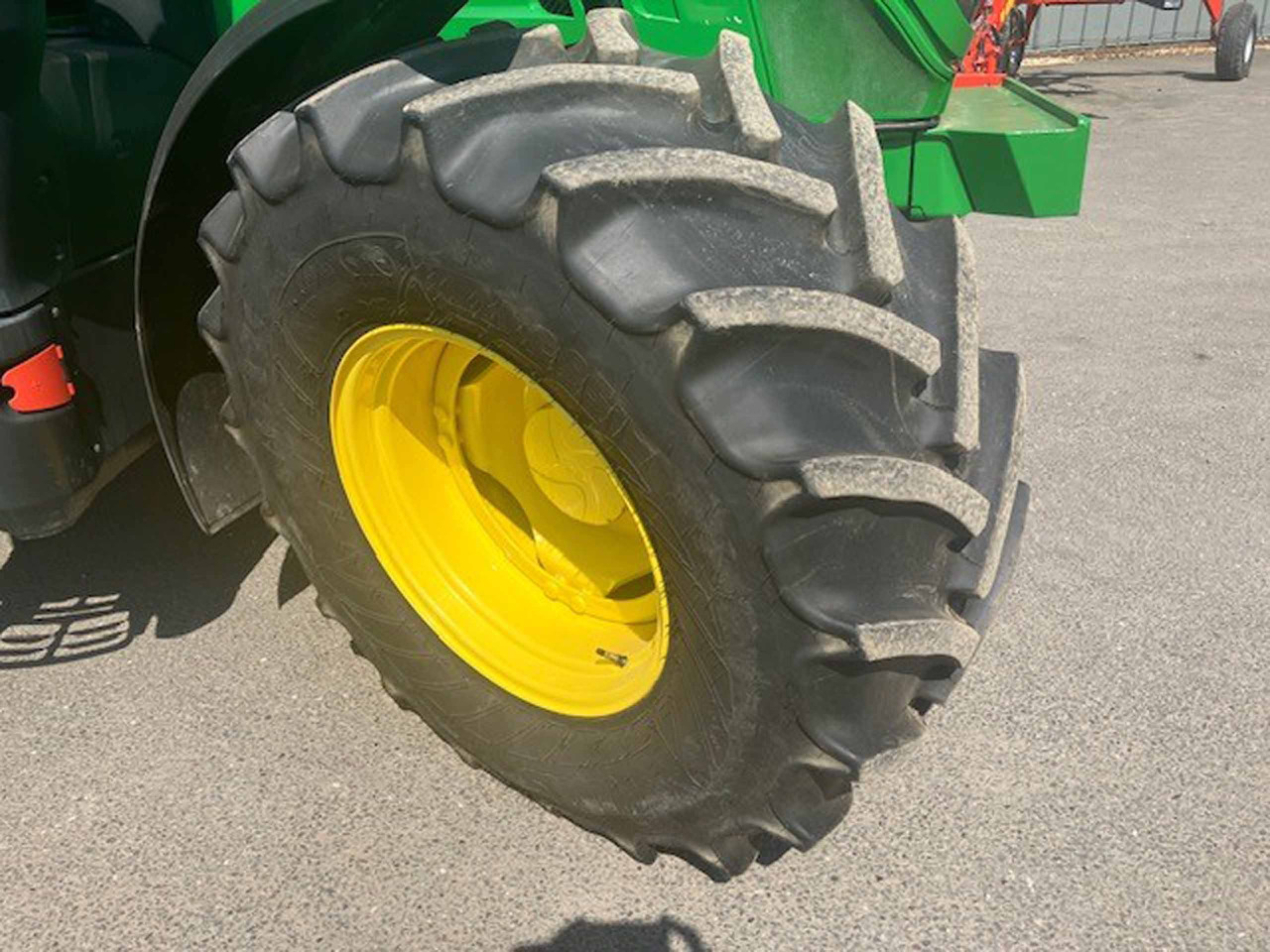 John Deere 6140M - Traktors: foto 2 John Deere 6140M - Traktors: foto 2