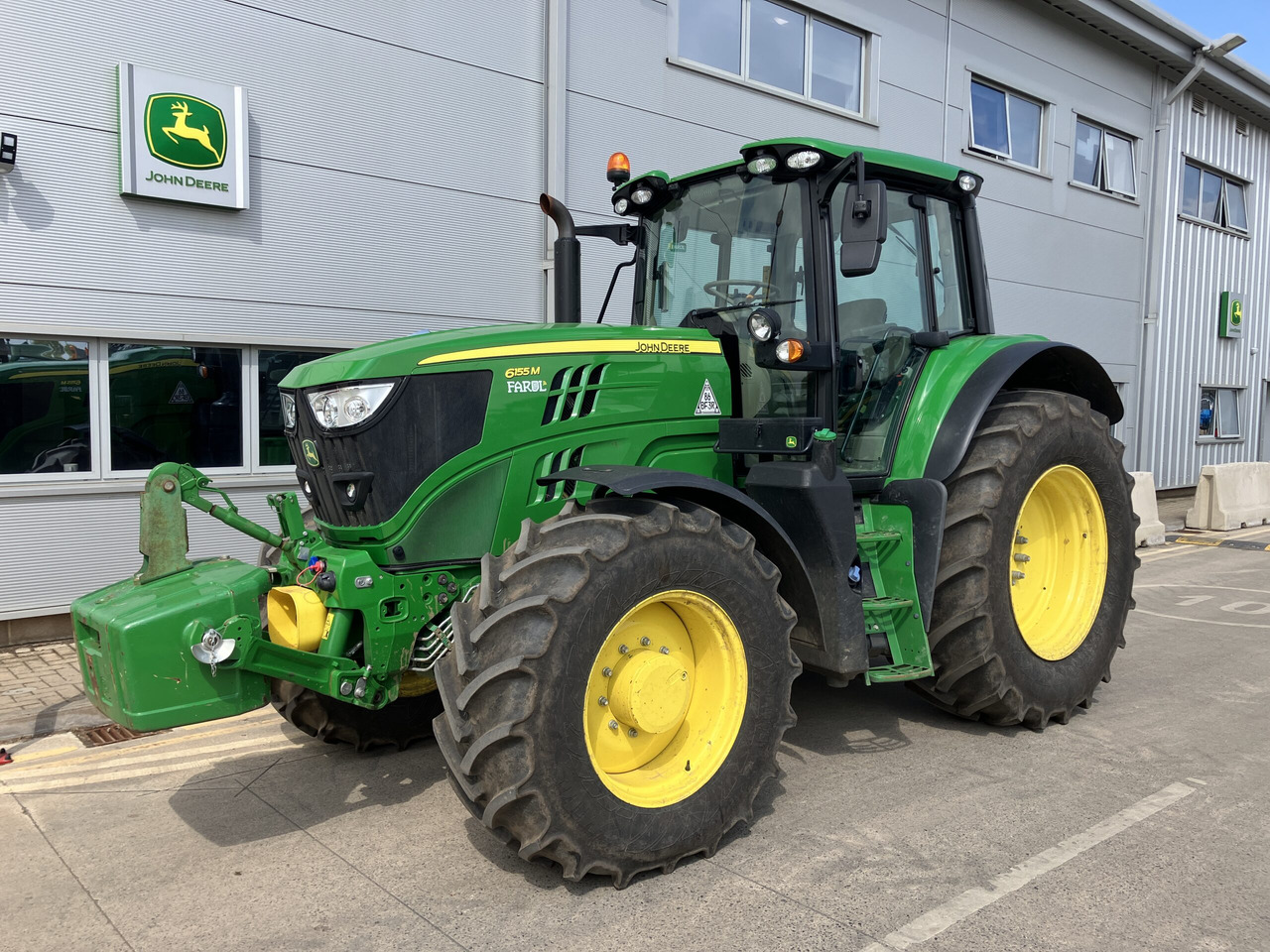 John Deere 6155M - Traktors: foto 1 John Deere 6155M - Traktors: foto 1