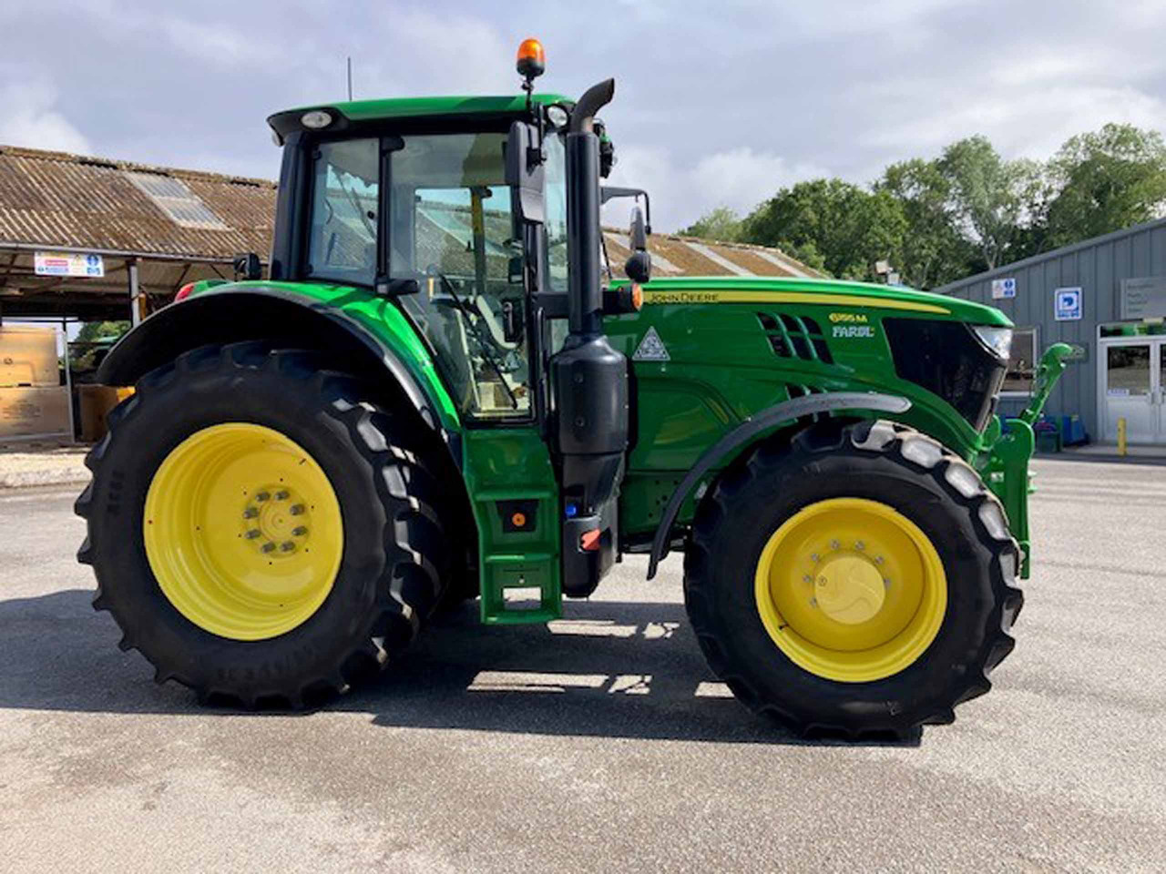 John Deere 6155M - Traktors: foto 2 John Deere 6155M - Traktors: foto 2