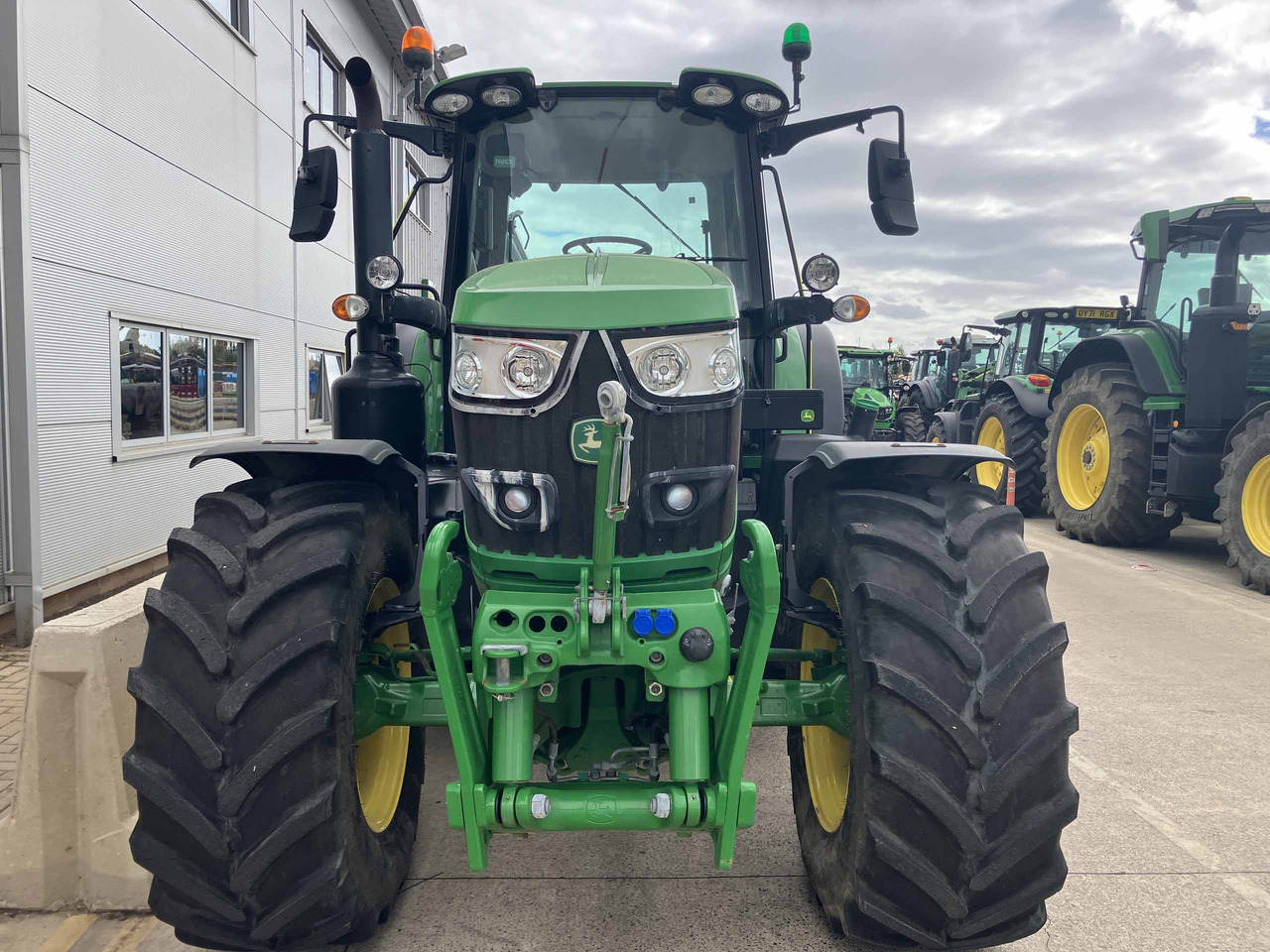 Traktors John Deere 6155M: foto 7