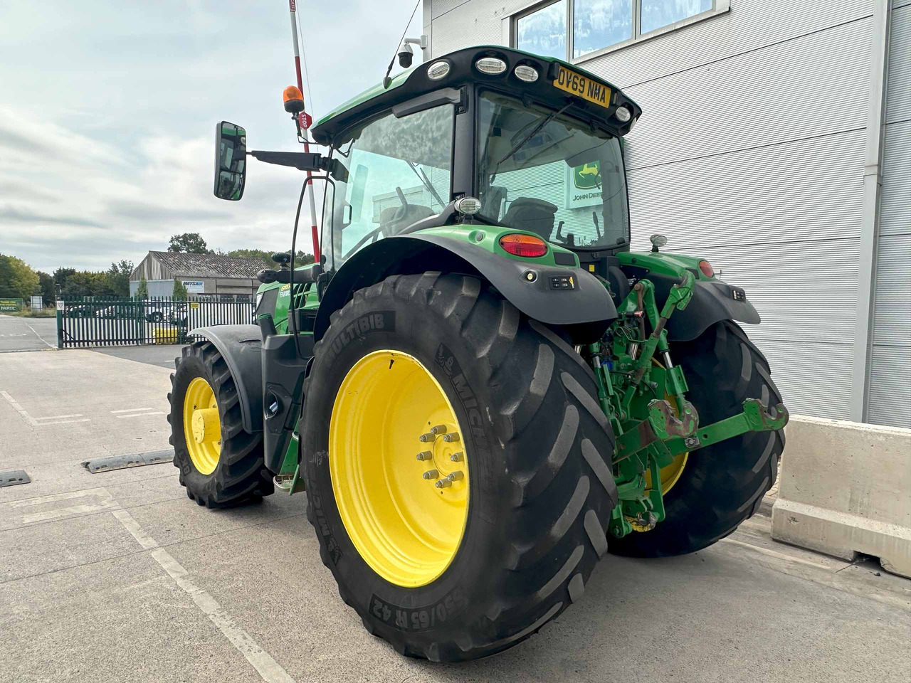 John Deere 6155R - Traktors: foto 3 John Deere 6155R - Traktors: foto 3