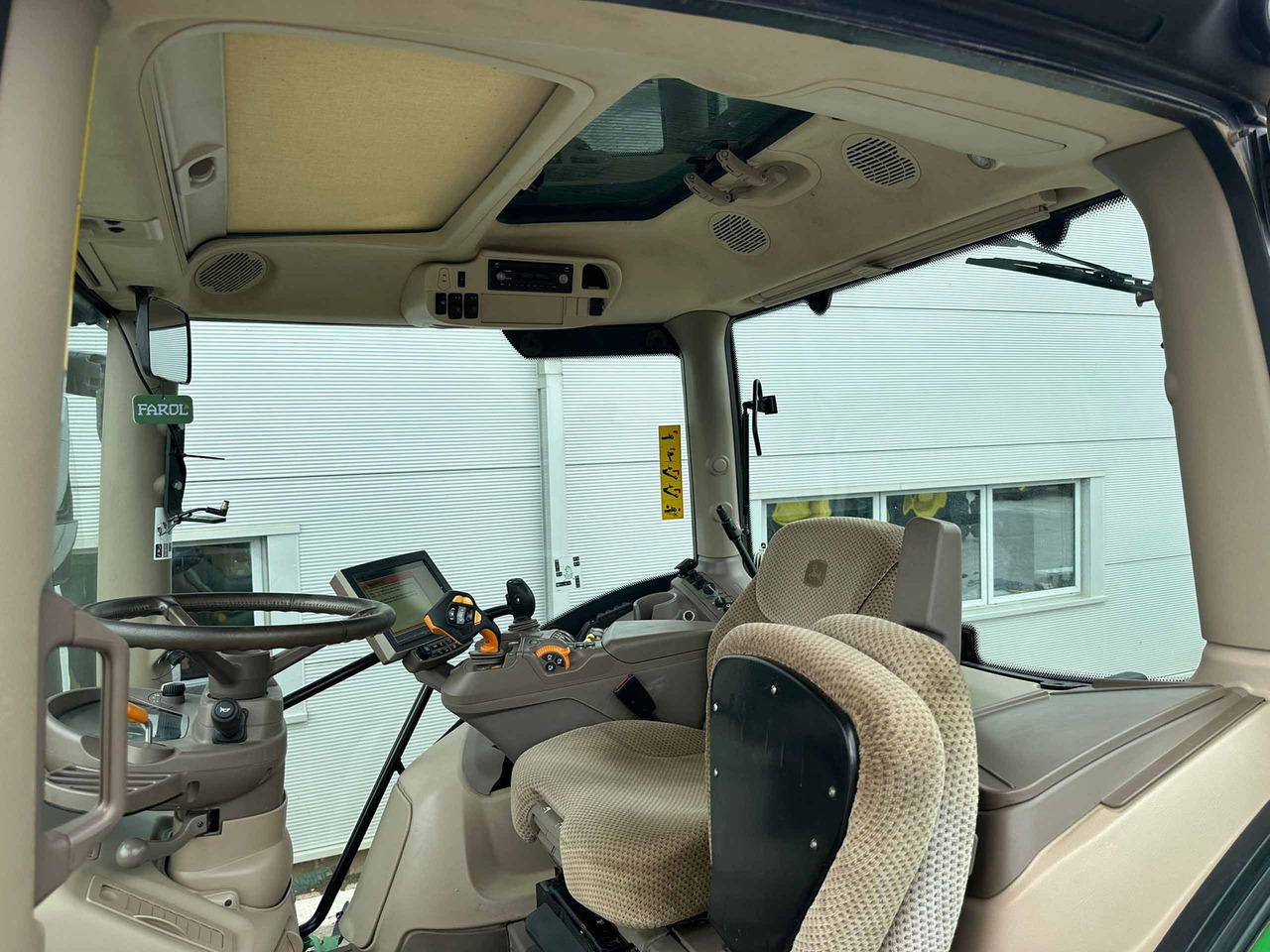 Traktors John Deere 6155R: foto 14