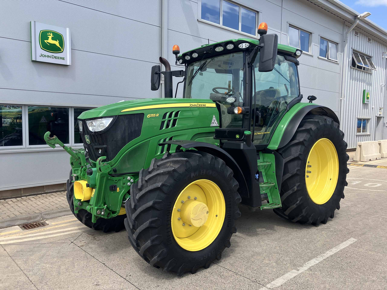 John Deere 6155R - Traktors: foto 1 John Deere 6155R - Traktors: foto 1