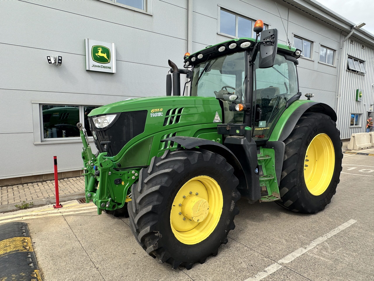 John Deere 6155R - Traktors: foto 1 John Deere 6155R - Traktors: foto 1