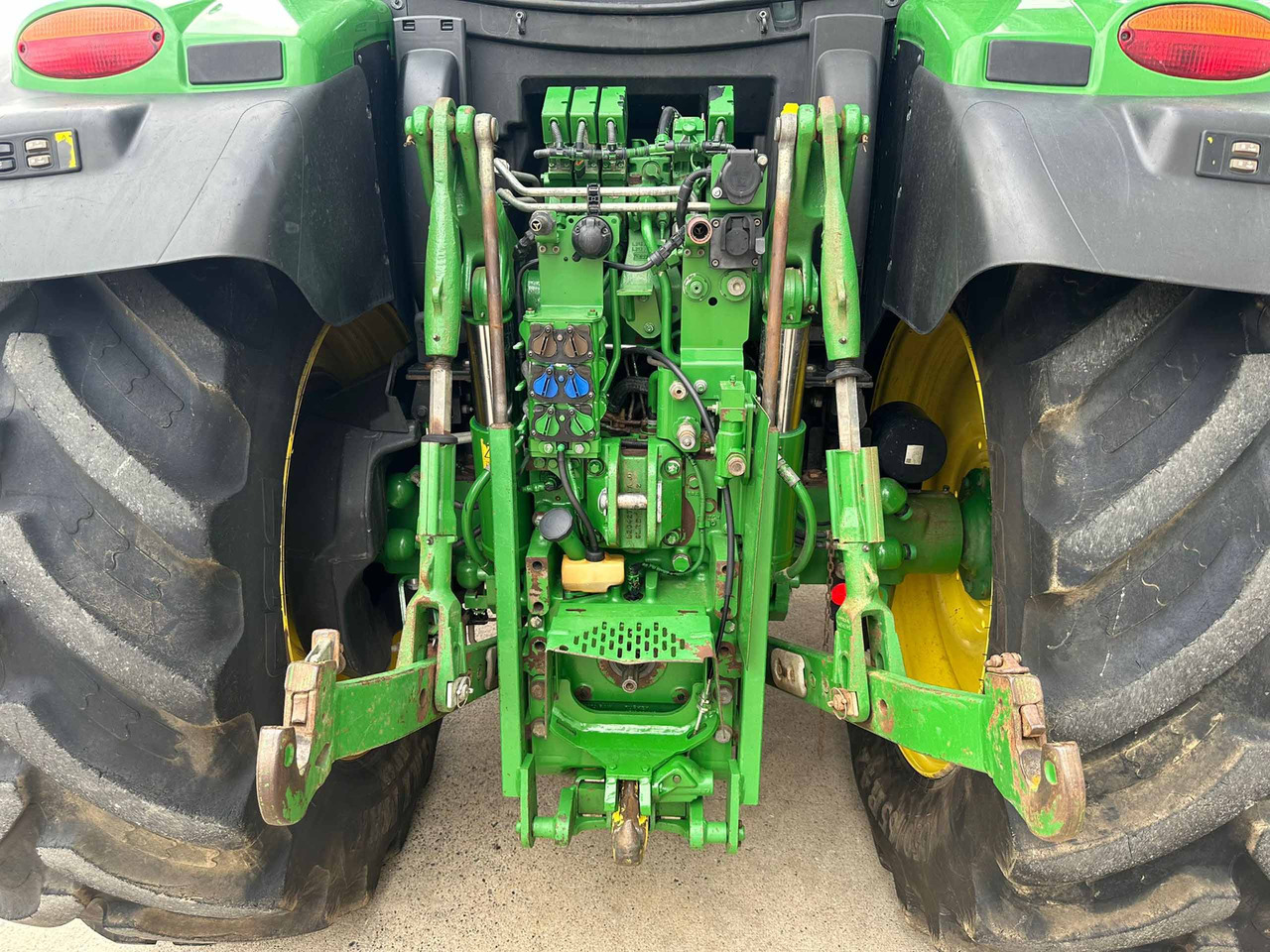 Traktors John Deere 6155R: foto 12