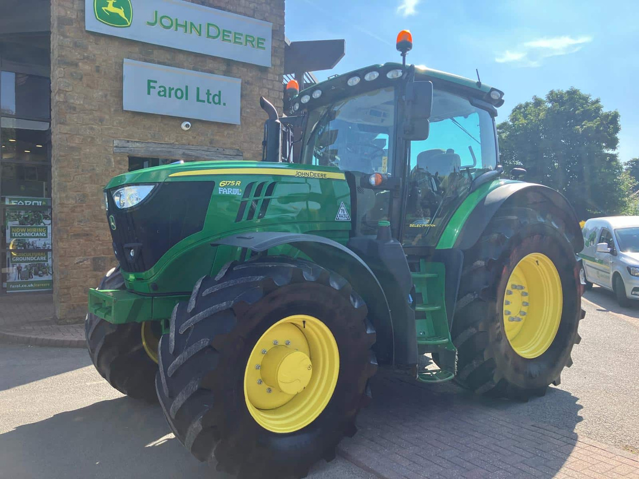 John Deere 6175R - Traktors: foto 1 John Deere 6175R - Traktors: foto 1