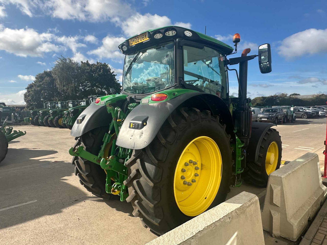 John Deere 6215R - Traktors: foto 4 John Deere 6215R - Traktors: foto 4