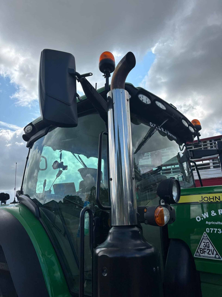 John Deere 6215R - Traktors: foto 4 John Deere 6215R - Traktors: foto 4
