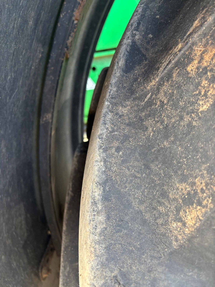 Traktors John Deere 6215R: foto 7