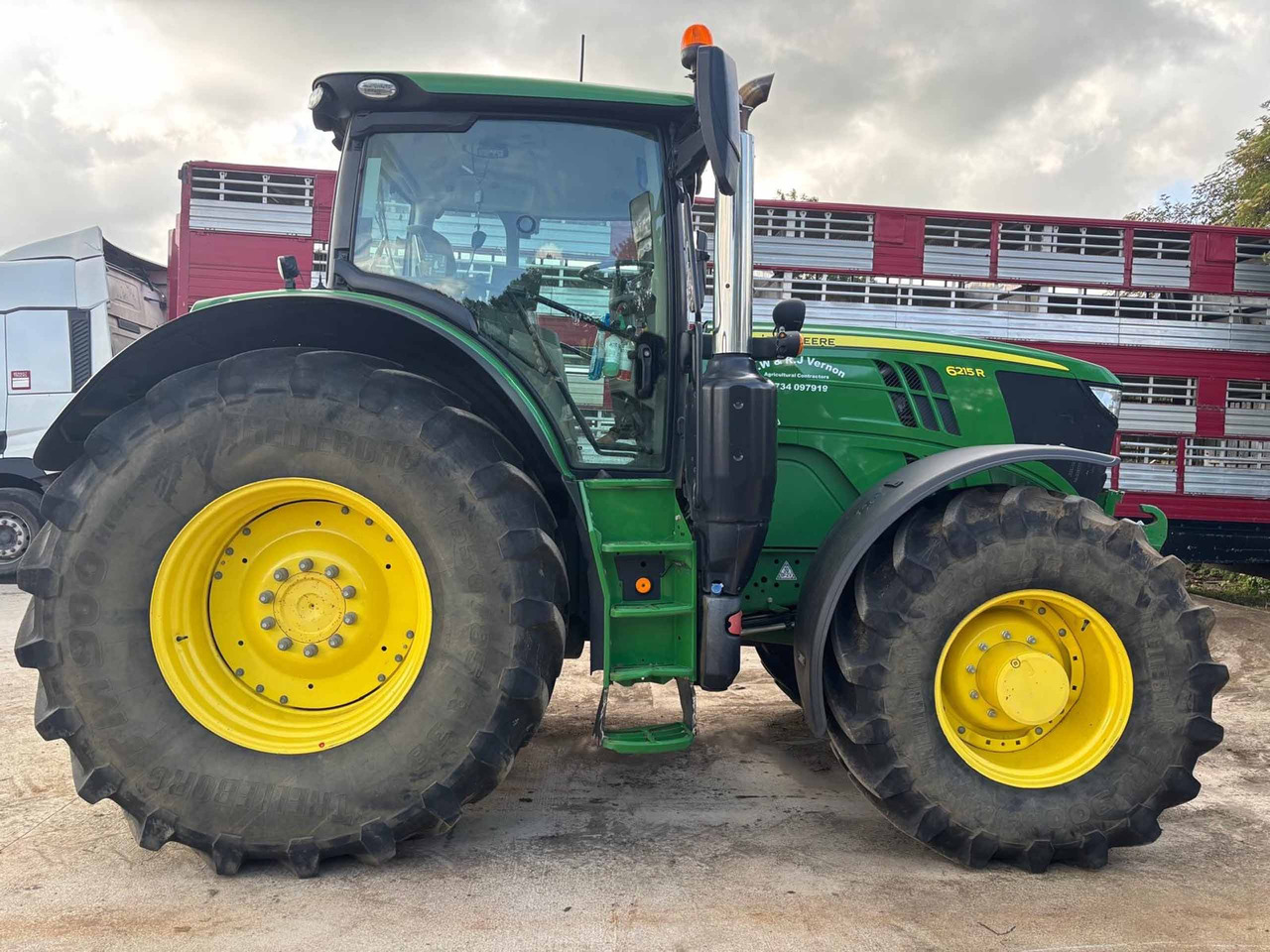Traktors John Deere 6215R: foto 14