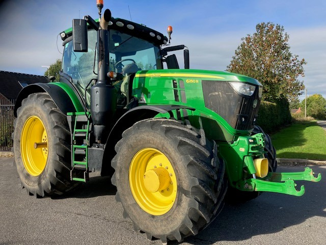 John Deere 6250R - Traktors: foto 1 John Deere 6250R - Traktors: foto 1