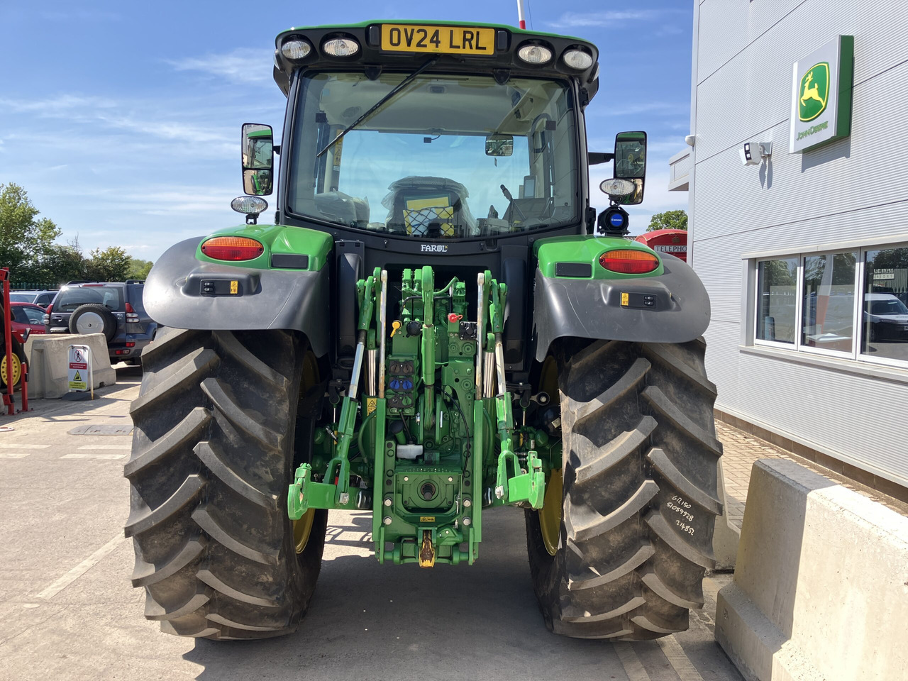 John Deere 6R 150 - Traktors: foto 4 John Deere 6R 150 - Traktors: foto 4