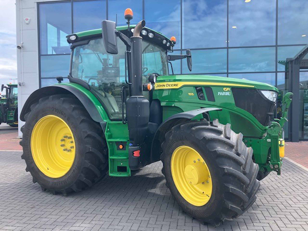 John Deere 6R 155 - Traktors: foto 2 John Deere 6R 155 - Traktors: foto 2