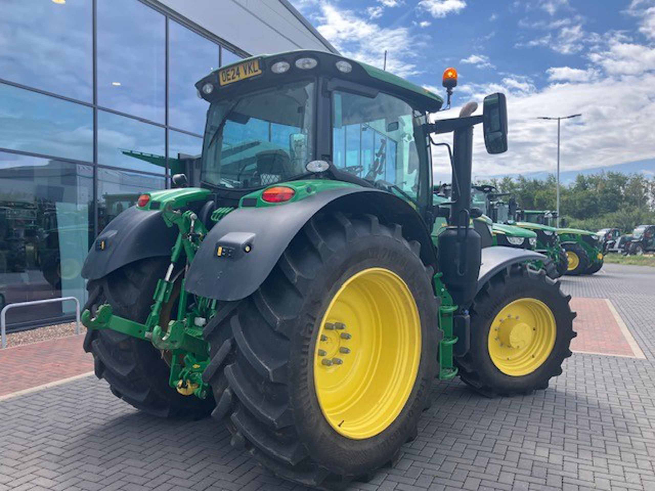 John Deere 6R 155 - Traktors: foto 3 John Deere 6R 155 - Traktors: foto 3