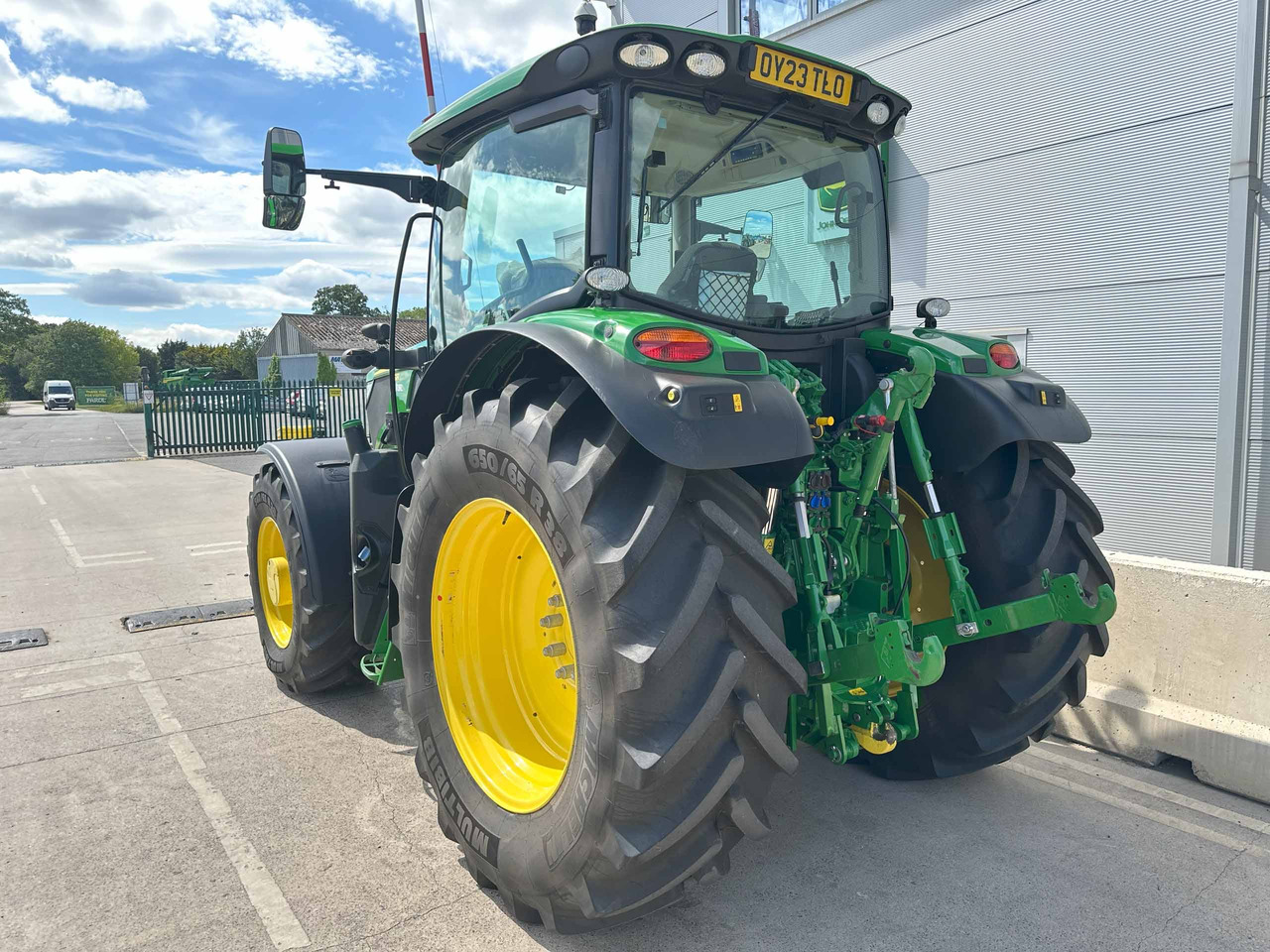 John Deere 6R 155 - Traktors: foto 4 John Deere 6R 155 - Traktors: foto 4