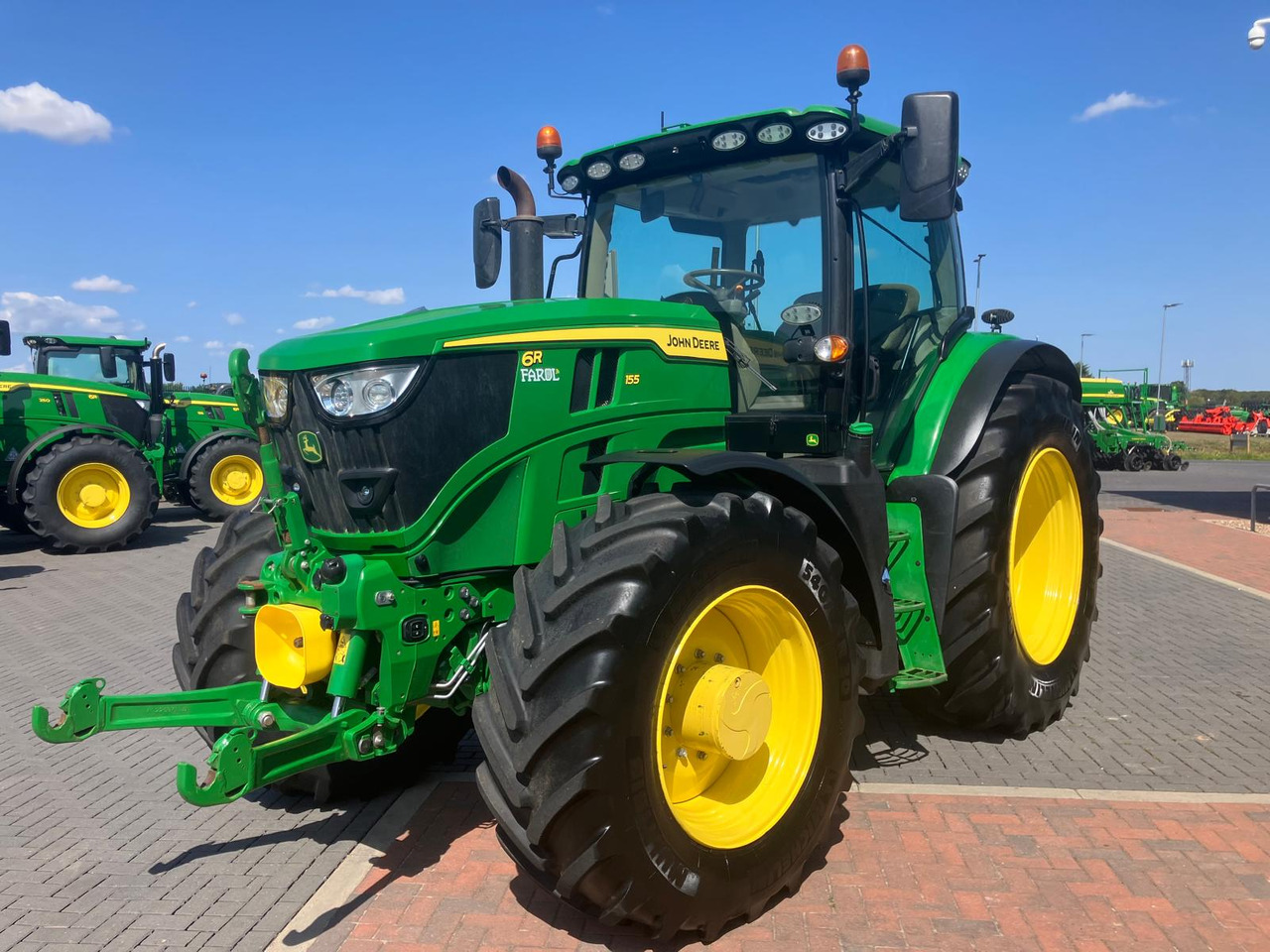John Deere 6R 155 - Traktors: foto 1 John Deere 6R 155 - Traktors: foto 1