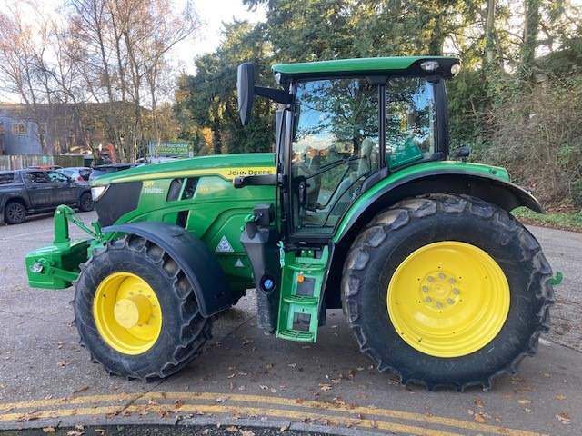 John Deere 6R 185 - Traktors: foto 1 John Deere 6R 185 - Traktors: foto 1