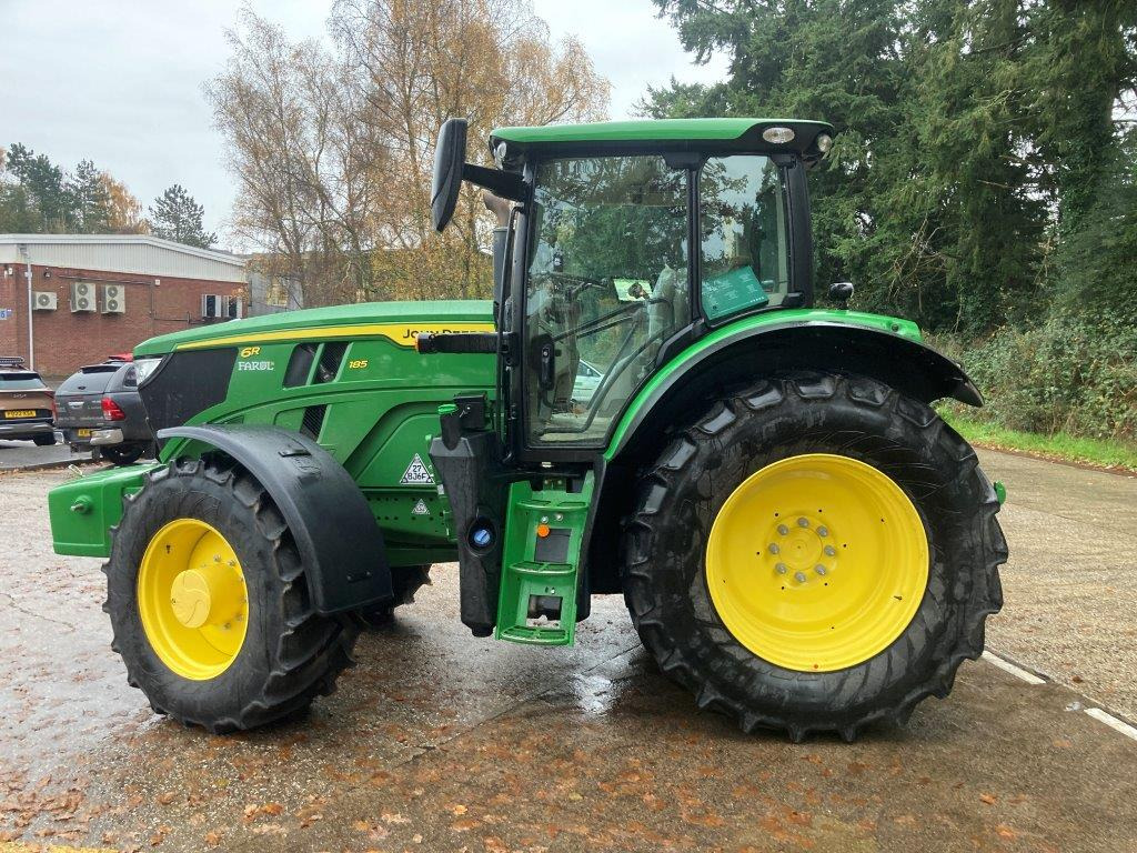 John Deere 6R 185 - Traktors: foto 1 John Deere 6R 185 - Traktors: foto 1