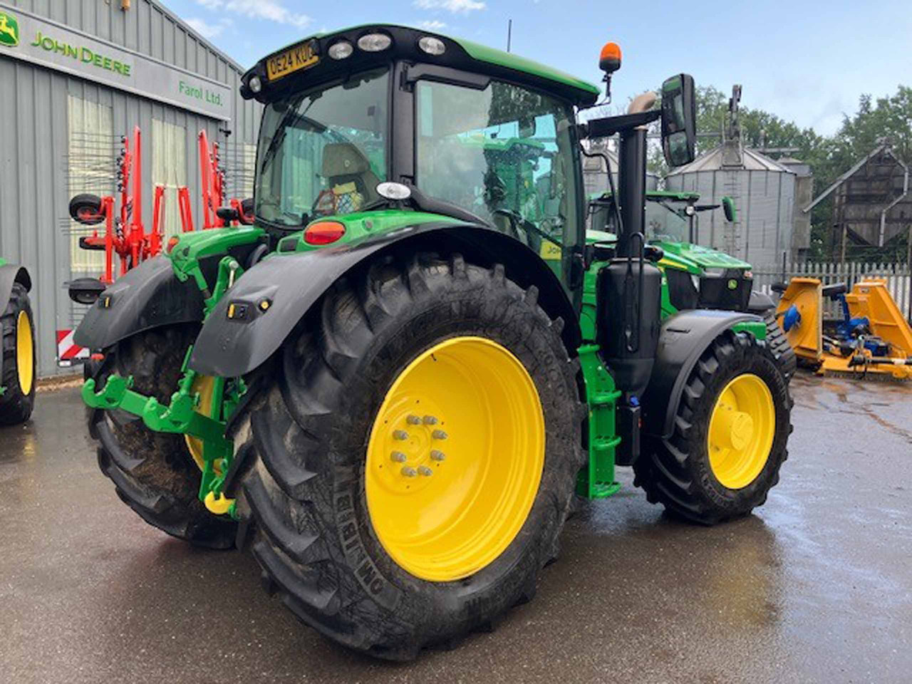 John Deere 6R 185 - Traktors: foto 2 John Deere 6R 185 - Traktors: foto 2