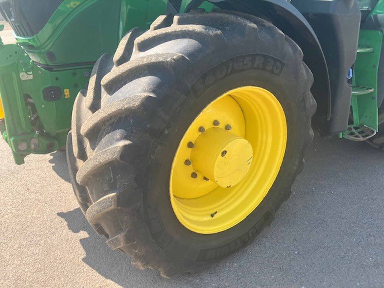 John Deere 6R 185 - Traktors: foto 2 John Deere 6R 185 - Traktors: foto 2