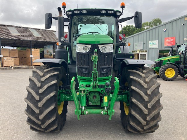 John Deere 6R 195 - Traktors: foto 4 John Deere 6R 195 - Traktors: foto 4