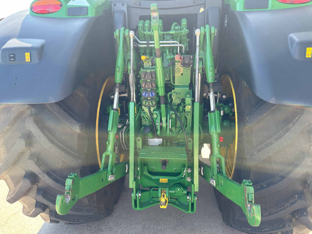 John Deere 6R 215 - Traktors: foto 5 John Deere 6R 215 - Traktors: foto 5