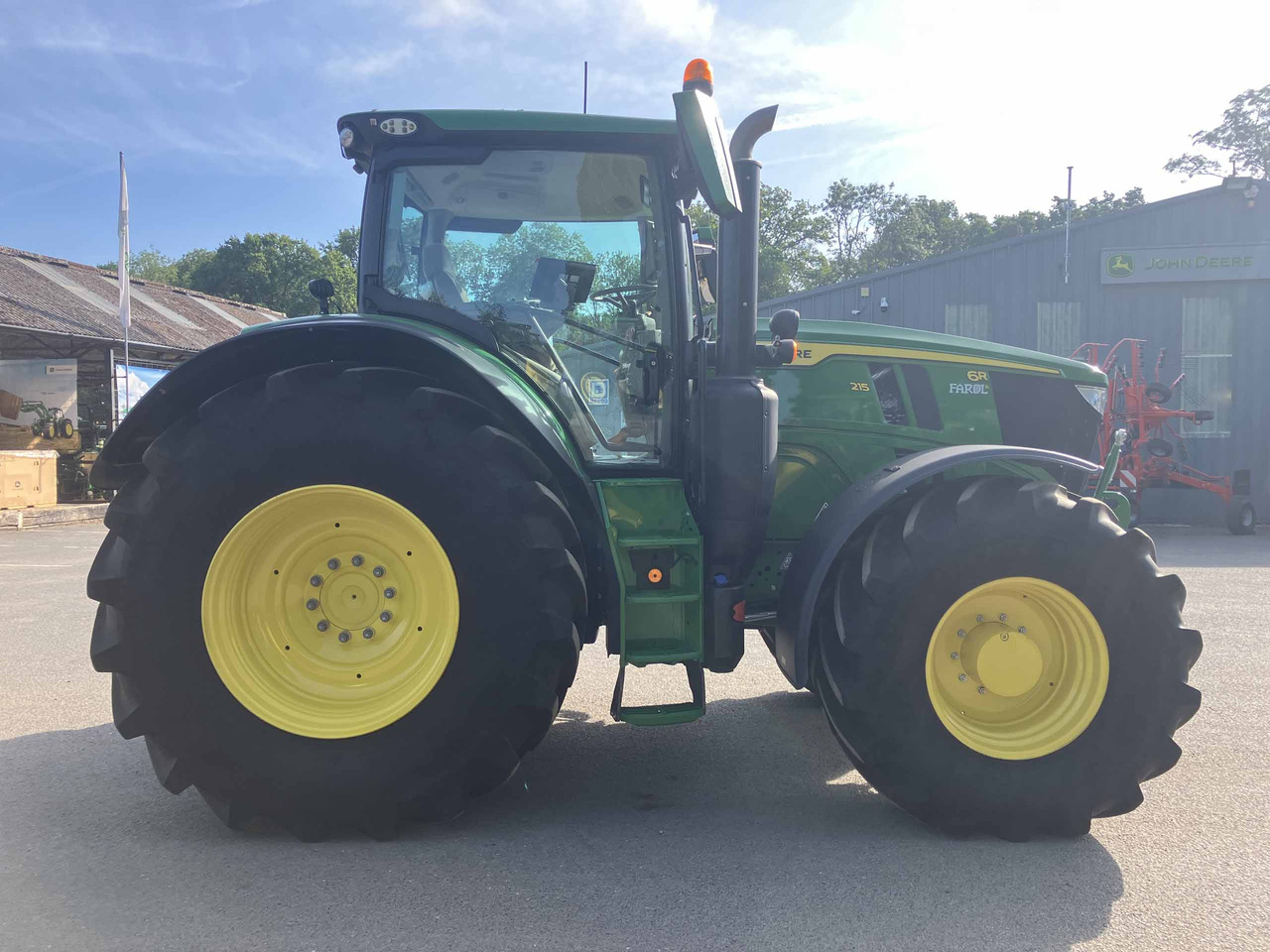 John Deere 6R 215 - Traktors: foto 5 John Deere 6R 215 - Traktors: foto 5