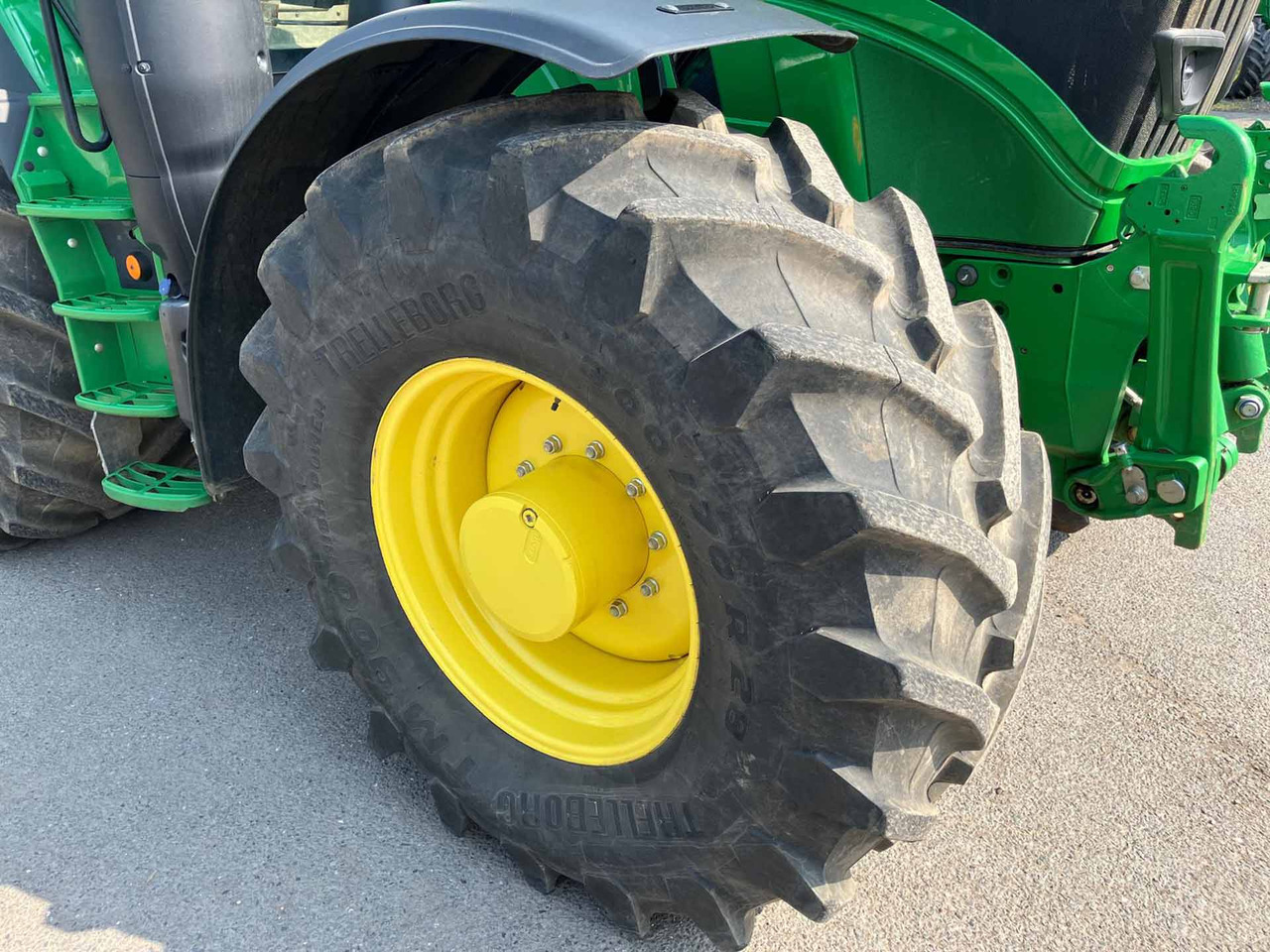 John Deere 6R 215 - Traktors: foto 5 John Deere 6R 215 - Traktors: foto 5