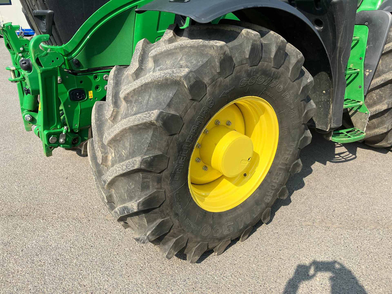John Deere 6R 215 - Traktors: foto 2 John Deere 6R 215 - Traktors: foto 2