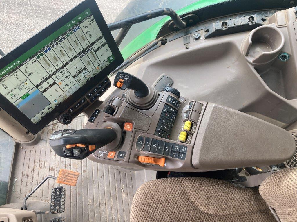 John Deere 6R 215 - Traktors: foto 4 John Deere 6R 215 - Traktors: foto 4