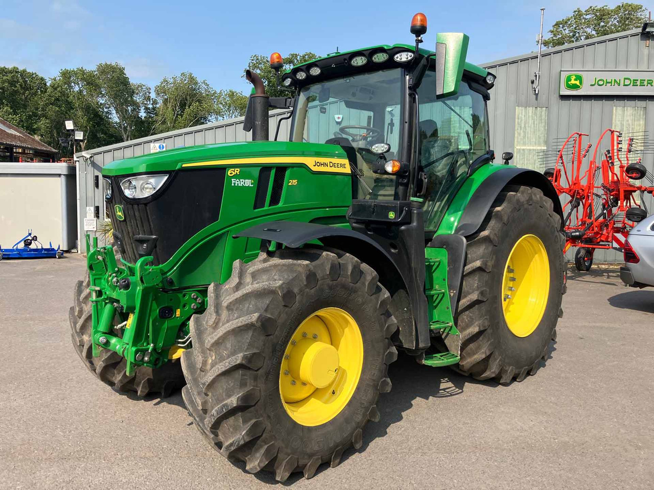 John Deere 6R 215 - Traktors: foto 1 John Deere 6R 215 - Traktors: foto 1