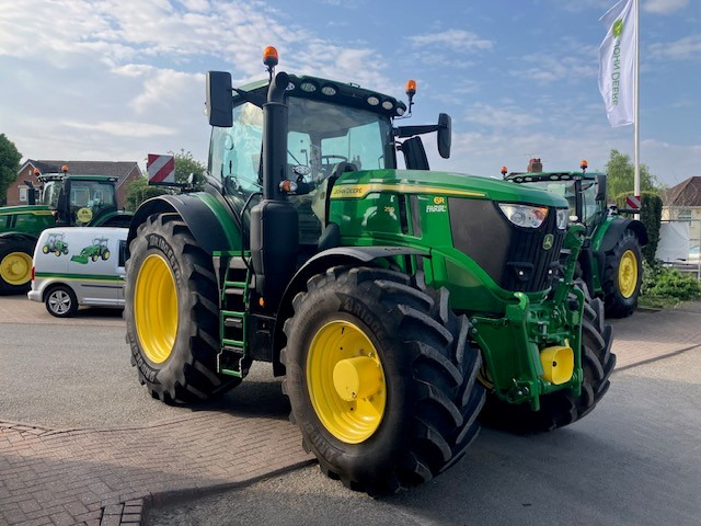John Deere 6R 250 - Traktors: foto 4 John Deere 6R 250 - Traktors: foto 4