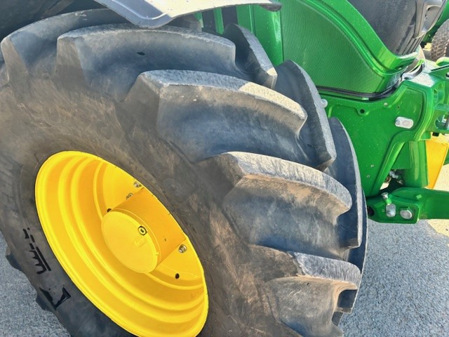 John Deere 6R 250 - Traktors: foto 4 John Deere 6R 250 - Traktors: foto 4
