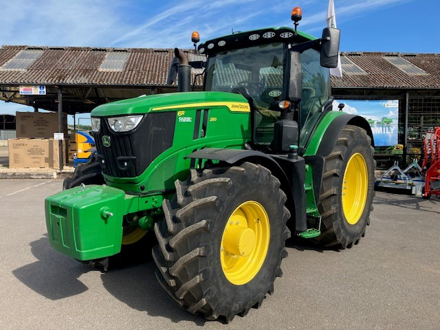 John Deere 6R 250 - Traktors: foto 1 John Deere 6R 250 - Traktors: foto 1