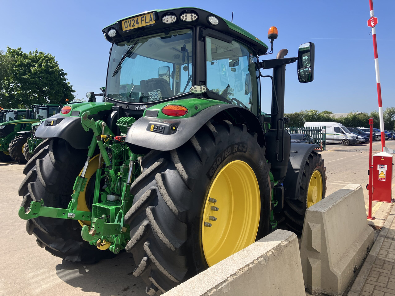John Deere 6R155 - Traktors: foto 5 John Deere 6R155 - Traktors: foto 5