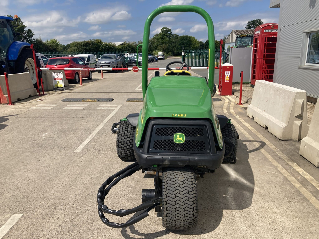 John Deere 7200A utility mower - Zāles pļāvējs: foto 4 John Deere 7200A utility mower - Zāles pļāvējs: foto 4