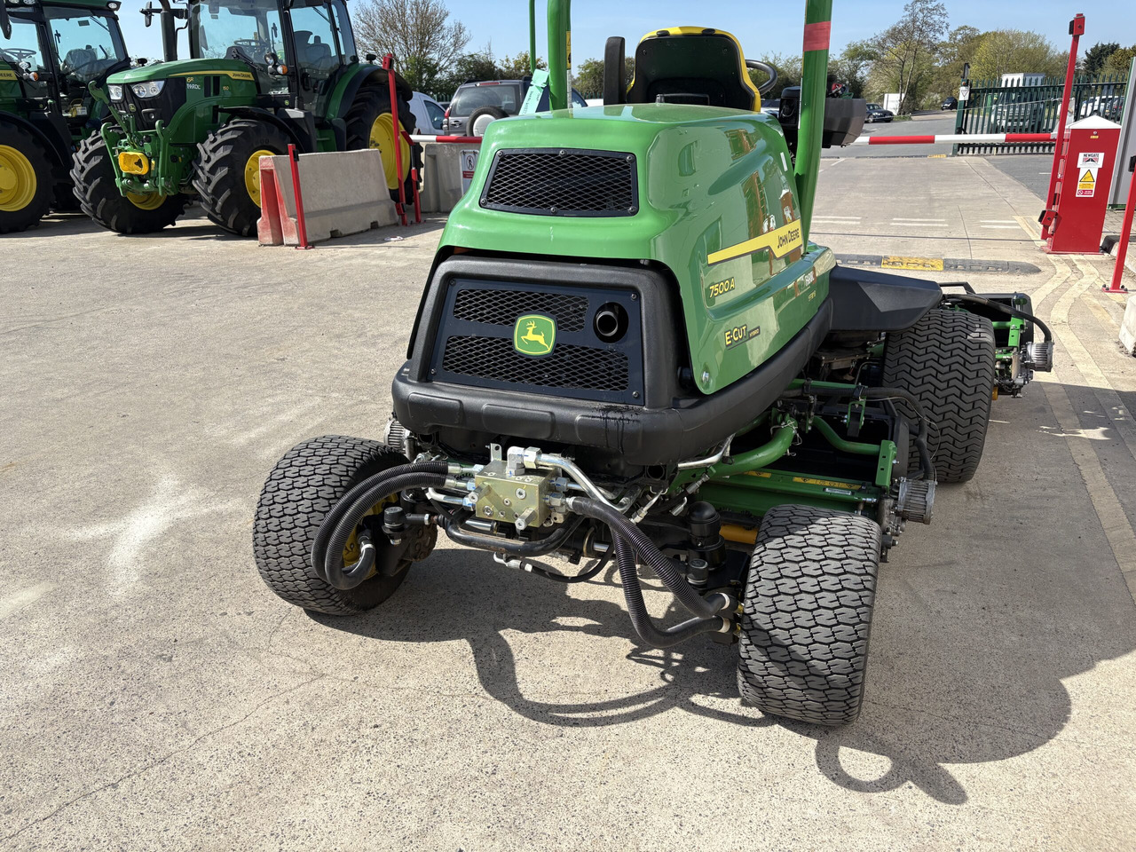 John Deere 7500A E-Cut - Zāles pļāvējs: foto 4 John Deere 7500A E-Cut - Zāles pļāvējs: foto 4