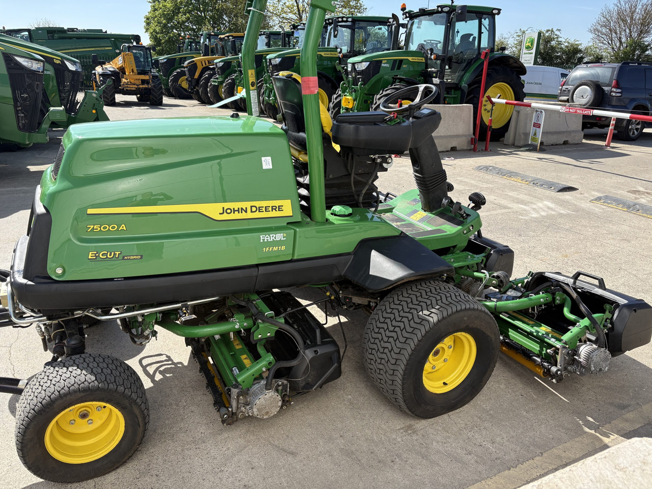 John Deere 7500A E-Cut - Zāles pļāvējs: foto 3 John Deere 7500A E-Cut - Zāles pļāvējs: foto 3