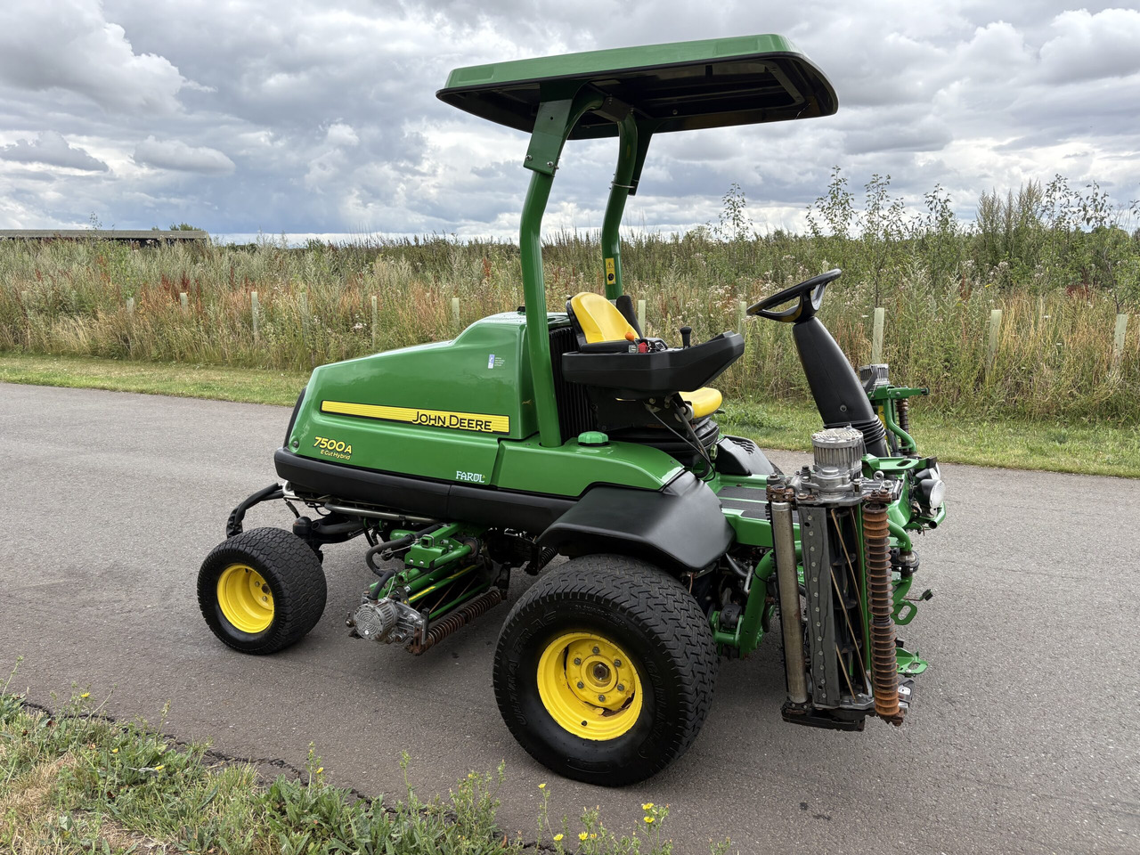 John Deere 7500AE Fairway Mower - Zāles pļāvējs: foto 3 John Deere 7500AE Fairway Mower - Zāles pļāvējs: foto 3