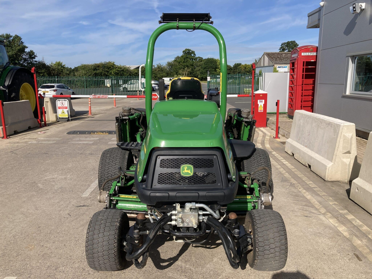 John Deere 7500AE Fairway Mower - Zāles pļāvējs: foto 4 John Deere 7500AE Fairway Mower - Zāles pļāvējs: foto 4