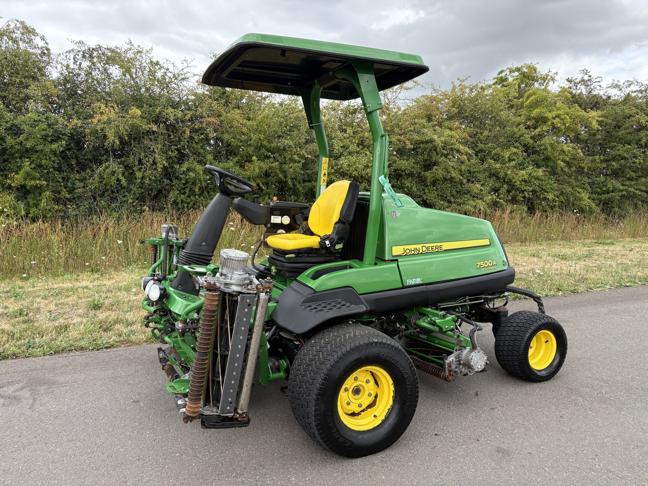John Deere 7500AE Fairway Mower - Zāles pļāvējs: foto 1 John Deere 7500AE Fairway Mower - Zāles pļāvējs: foto 1