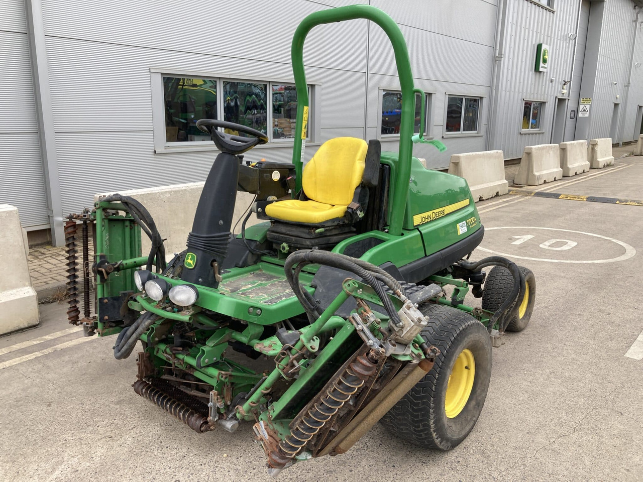 John Deere 7700A Fairway Mower - Zāles pļāvējs: foto 1 John Deere 7700A Fairway Mower - Zāles pļāvējs: foto 1