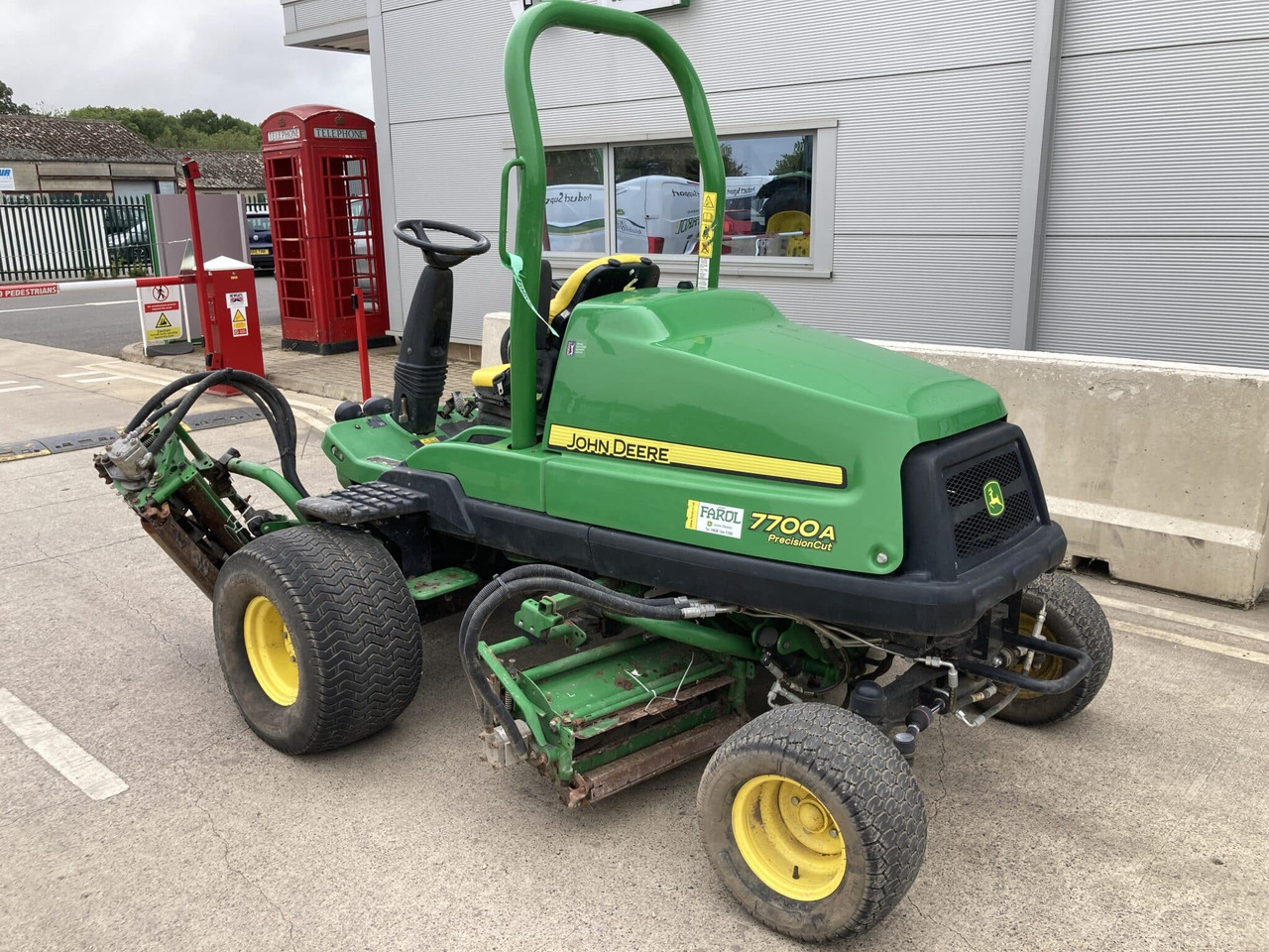 John Deere 7700A Fairway Mower - Zāles pļāvējs: foto 3 John Deere 7700A Fairway Mower - Zāles pļāvējs: foto 3